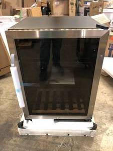 23 in. 110-Can 6-Bottle Stainless Steel Single Zone Wine and Beverage Refrigerator  Customer Returns See Pictures