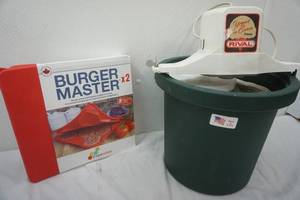 lot 32 image: ice cream maker, burger master