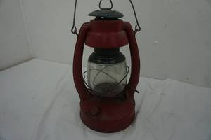 lot 64 image: Coast to Coast vintage lamp