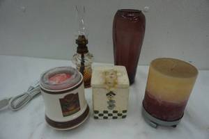 lot 66 image: Candles