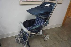 lot 82 image: Stroller