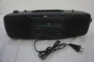 lot 89 image: GE radio, cassette player