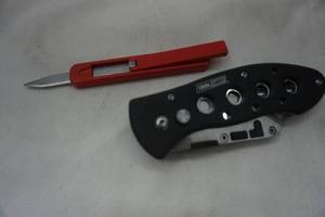 lot 92 image: Red vintage tool, multi-tools Tool Shop