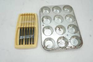 lot 101 image: knife set