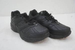 lot 103 image: Aviva shoes