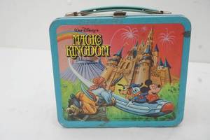 lot 109 image: vintage lunch box