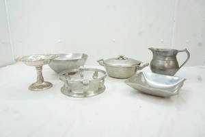 lot 126 image: vintage cookware