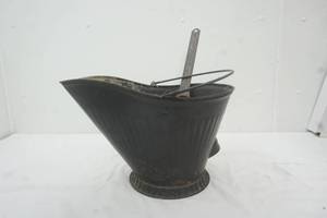 lot 137 image: ash bucket
