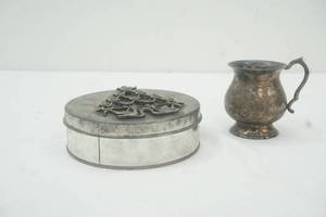 lot 140 image: decor