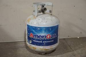 lot 141 image: propane tank