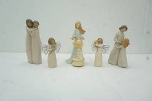 lot 153 image: Willow tree Figures