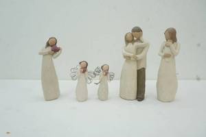 lot 154 image: Willow tree Figures