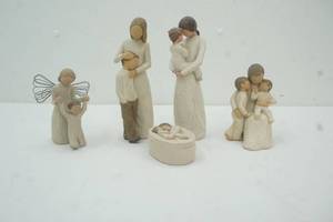lot 155 image: Willow tree Figures