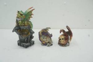 lot 187 image: dragon figures