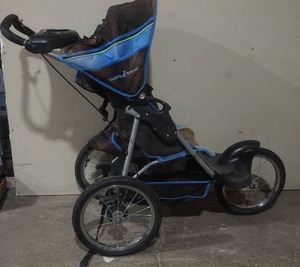 lot 197 image: stroller