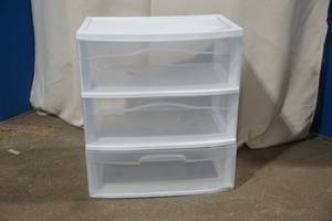 lot 208 image: storage drawers
