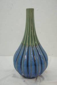 lot 218 image: ceramic vase