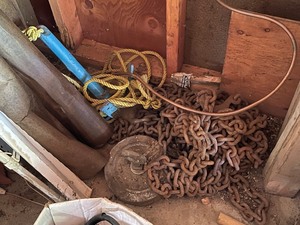 Chains, Anchor