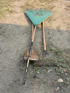 Rakes, Shovel