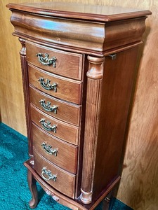 lot 95 image: 6 Drawer Jewelry Cabinet