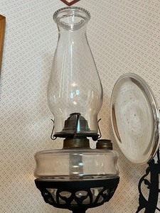 lot 113 image: Antique Cast Iron Wall Bracket Oil Lamp