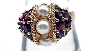 lot 19J image: Pearl and Garnet 14K Gold Ring Size 8