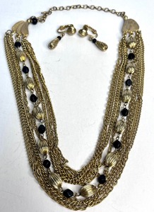 lot 12J image: Celebrity NY Necklace & Clip On Earring Set