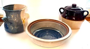 lot 17 image: 3-Piece Vintage Pottery Lot
