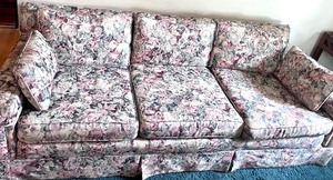 lot 147 image: Beautiful Floral Upholstered Sofa