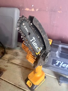 lot 202 image: Tietoc Mini Trimmer