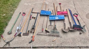 lot 212 image: Variety of Yard Tools