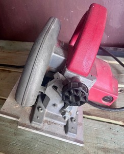 lot 203 image: Milwaukee Circular 7 14 Saw