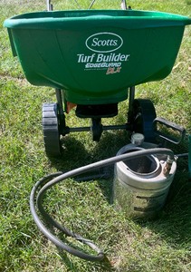 lot 218 image: Scotts Turf Builder EdgeGuard Spreader and Weed Killer Sprayer