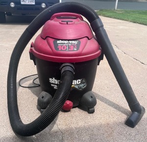 lot 220 image: Shop Vac