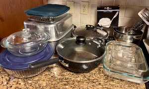 lot 169 image: Large Everyday Kitchen Items Lot