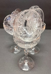 lot 250 image: Vintage Etched 6 Champagne Glasses