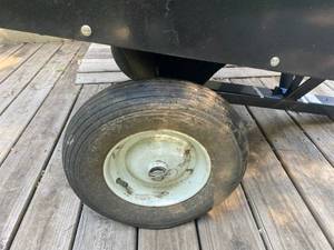 lot 9 image: Dump Trailer