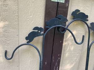 lot 12 image: Garden Decor and Equipment