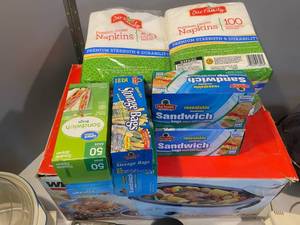 lot 27 image: Small Electrics