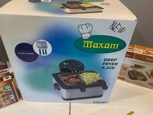 lot 29 image: More Small Electrics