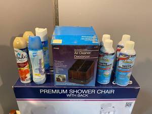 lot 33 image: Personal Hygiene Items