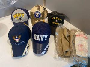 lot 34 image: Military Attire and accessories