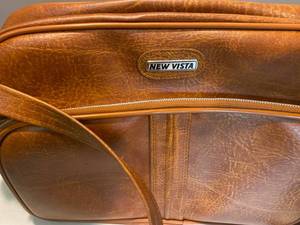 lot 41 image: New Vista Luggage
