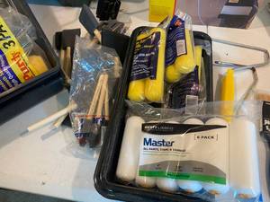 lot 44 image: Painting Haul