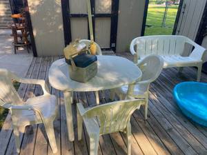 lot 46 image: Outdoor Items