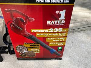 lot 89 image: Toro BlowerVac