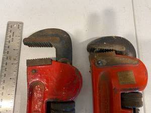 lot 102 image: 2 Pipe Wrenches
