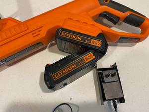 lot 104 image: Black and Decker Trimmer