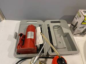 lot 124 image: Garage Haul