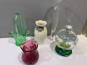 lot 132A image: ASSORTED POTTERY - ONE VAN BRIGGLE AND GLASSWARE